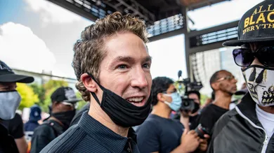 Sergio Flores / Stringer / Getty Images