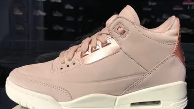 Image Via <a href='https://www.instagram.com/p/BfwICfGhi_s/?taken-by=pinoe77' rel="nofollow noopener" target='_blank'>Pinoe77</a>