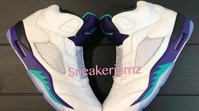 Image Via <a href='https://www.instagram.com/p/Bl-RBEHFYku/?taken-by=sneakerjamz' rel="nofollow noopener" target='_blank'>SneakerJamz</a>