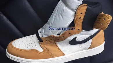 Image Via <a href='https://www.instagram.com/p/Blp_61LlT4u/?taken-by=sneakerjamz' rel="nofollow noopener" target='_blank'>SneakerJamz</a>