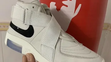 Image via Sneaker Bar Detroit