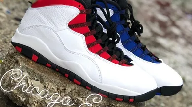 Image Via <a href='https://www.instagram.com/p/BjAgXQ-AS32/?taken-by=chicagoemporium' rel="nofollow noopener" target='_blank'>ChicagoEmporium</a>