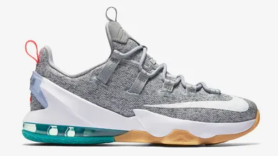 Image Via <a href='http://www.nicekicks.com/nike-lebron-13-low-summer-pack-release-date/?utm_campaign=coschedule&utm_source=twitter&utm_medium=nicekicks&utm_content=Nike%20LeBron%2013%20Low%20%22Summer%20Pack%22%20//%20Release%20Date' rel="nofollow noopener" target='_blank'>NK</a>