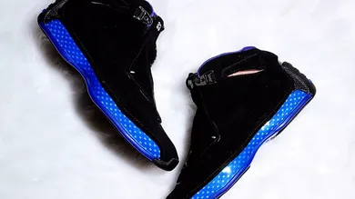 Image Via <a href='https://sneakerbardetroit.com/air-jordan-18-black-sport-royal-aa2494-007-release-date/' rel="nofollow noopener" target='_blank'>SneakerBarDetroit</a>