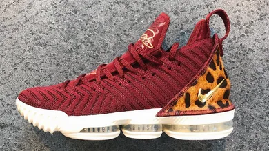 Image Via <a href='https://twitter.com/search?q=lebron%2016%20king&src=typd' rel="nofollow noopener" target='_blank'>BRKicks</a>
