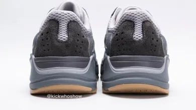 Image via @kickwhoshow