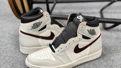 Image via Girlsinsneakers