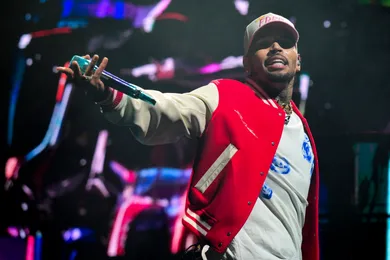 Chris Brown Seems To Chastise His Tour Team After Stage Wire