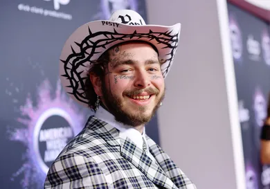 2019 American Music Awards - Red Carpet