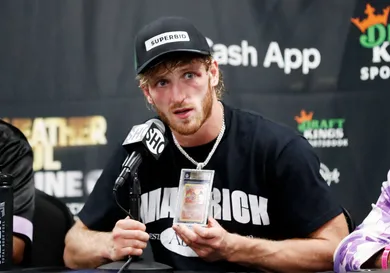 Floyd Mayweather v Logan Paul