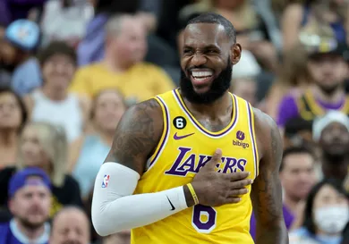 Phoenix Suns v Los Angeles Lakers