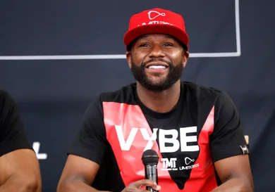 Floyd Mayweather v Deji Olatunji - Press Conference