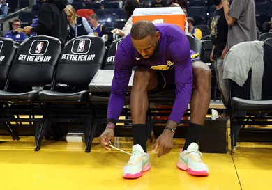 Los Angeles Lakers v Golden State Warriors