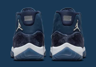 air-jordan-11-womens-midnight-navy-ar0715-441-heel