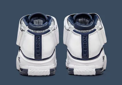 nike-lebron-2-midnight-navy-dr0826-100-heel