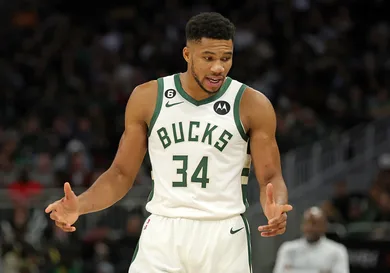 Atlanta Hawks v Milwaukee Bucks