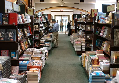 Customers Shop At Barnes And Noble In Rockefeller Center