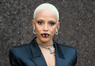 Givenchy : Front Row - Paris Fashion Week - Womenswear Spring/Summer 2023