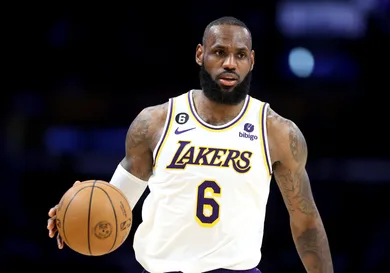 Philadelphia 76ers v Los Angeles Lakers