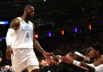 Los Angeles Lakers v New York Knicks