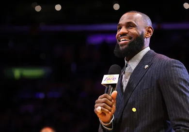 Milwaukee Bucks v Los Angeles Lakers