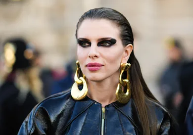 Celebrity Sightings : Day One - Paris Fashion Week - Haute Couture Spring/Summer 2022