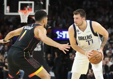 Dallas Mavericks v Phoenix Suns