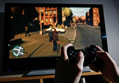 Player Tries To Master The Newly Released Grand Theft Auto IV