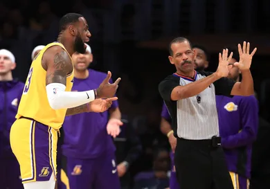 New York Knicks v Los Angeles Lakers