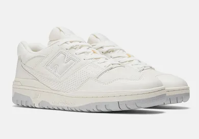 New-Balance-550-White:Turtledove-Official-Photos1