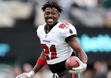 Tampa Bay Buccaneers v New York Jets