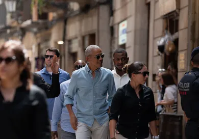 Obama Strolls Through Barcelona