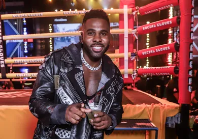 Social Gloves: Battle of the Platforms