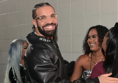 Drake Greets Fans Waiting Show Hip Hop News