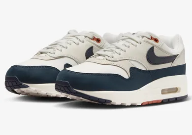 Nike-Air-Max-1-Light-Orewood-Brown-Obsidian-FD2370-110-4