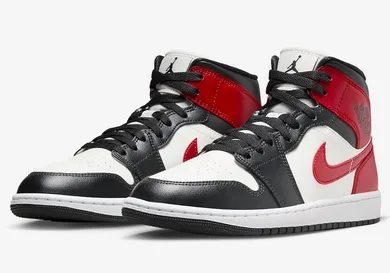 Air-Jordan-1-Mid-Black-Toe-BQ6472-160-4