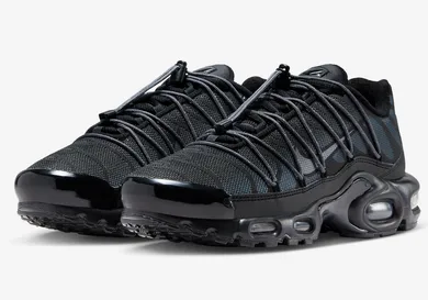 Nike-Air-Max-Plus-Utility-Black-Reflective-FZ2770-001-4