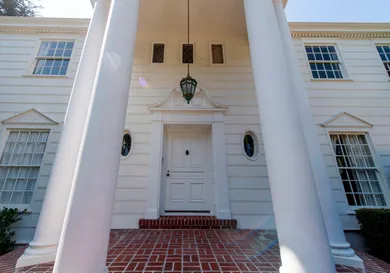 US-ENTERTAINMENT-TELEVISION-AIRBNB-FRESH PRINCE