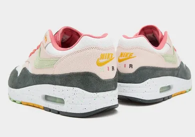 Nike-Air-Max-1-Light-Soft-Pink-Vapor-Green-Anthracite-FZ4133-640-3