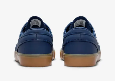 Nike-SB-Zoom-Janoski-OG-Navy-Gum-FJ1675-400-5