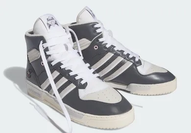 the-simpsons-adidas-rivalry-high-scratchy-IE7565