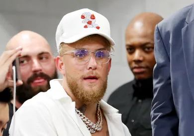 Floyd Mayweather v Logan Paul