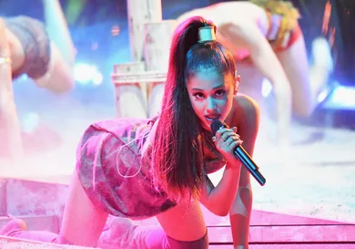 2016 American Music Awards - Roaming Show