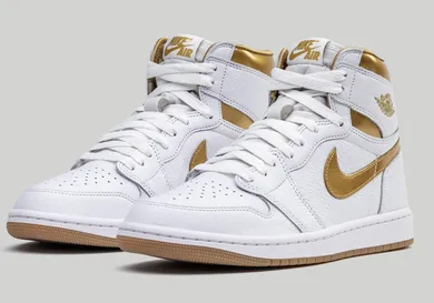 Air-Jordan-1-High-OG-Metallic-Gold-1