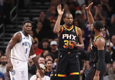 Minnesota Timberwolves v Phoenix Suns
