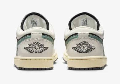 Air-Jordan-1-Low-Anthracite-Jade-Smoke3