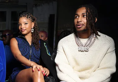 Off-White : Front Row - Paris Fashion Week - Womenswear Spring/Summer 2023