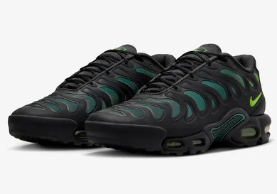 Nike-Air-Max-Plus-Drift-Black-Vintage-Green-FD4290-006-4