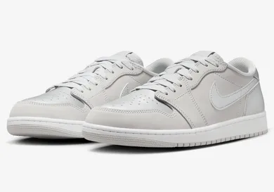 Air-Jordan-1-Low-OG-Metallic-Silver-CZ0790-002-4