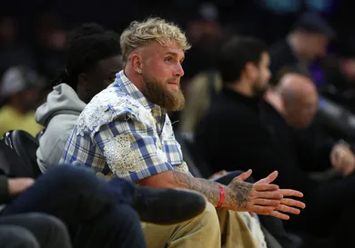 Milwaukee Bucks v Los Angeles Lakers